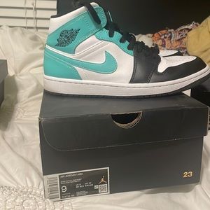 Air Jordan 1 Mid